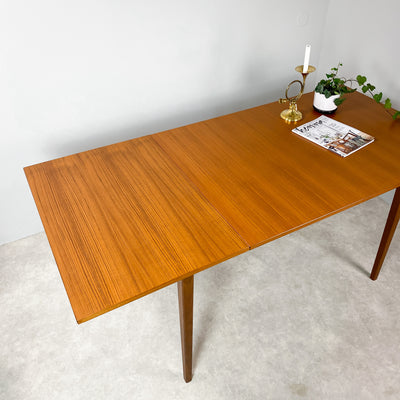Matbord i teak