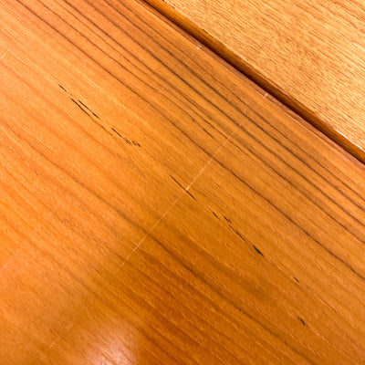 Matbord i teak med utdragsskivor