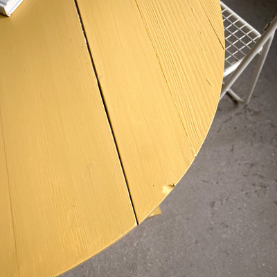 Litet gult klaffbord