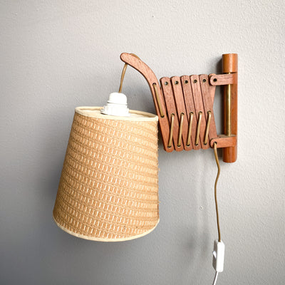 Saxlampa i teak