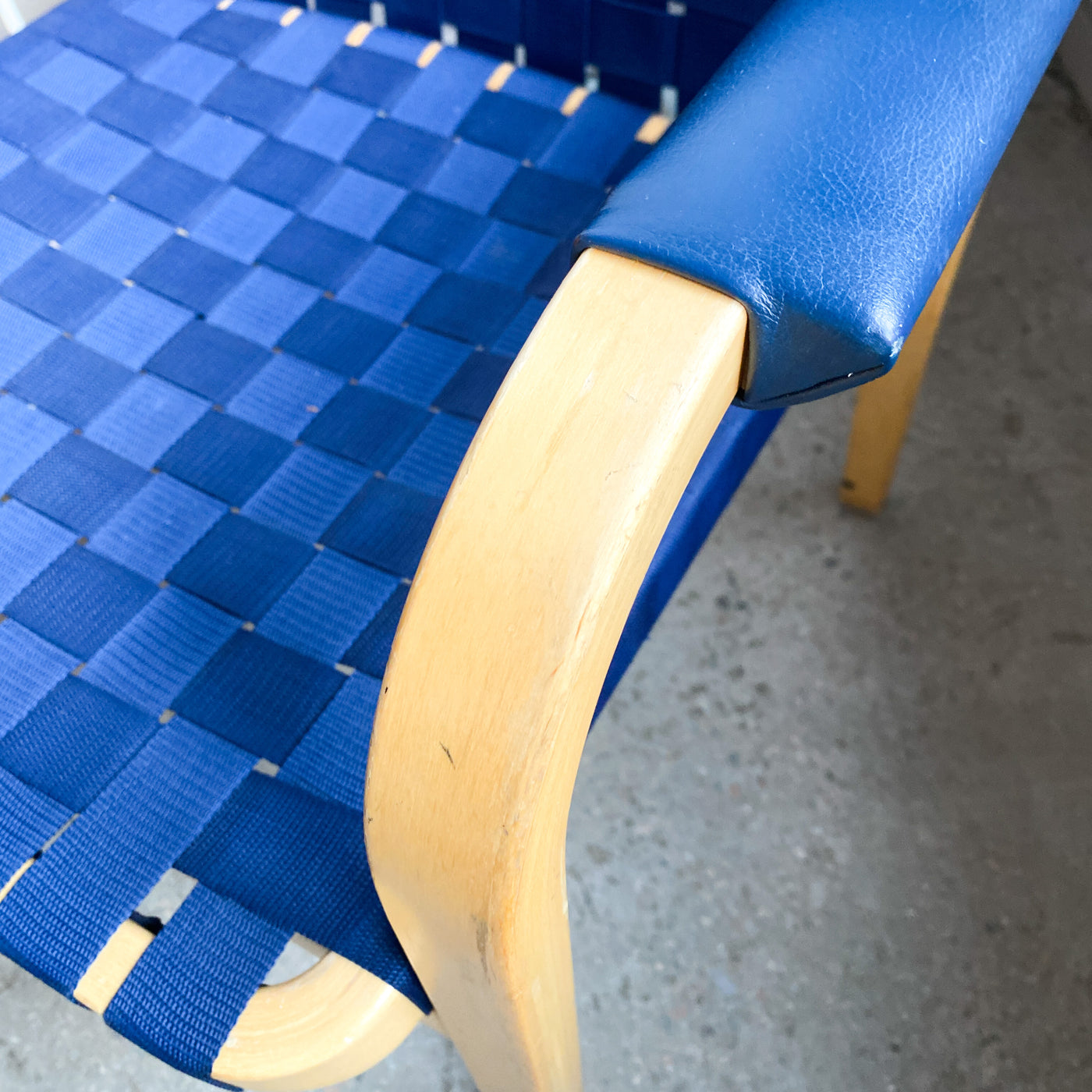 Karmstol modell 45 - Alvar Aalto, Artek