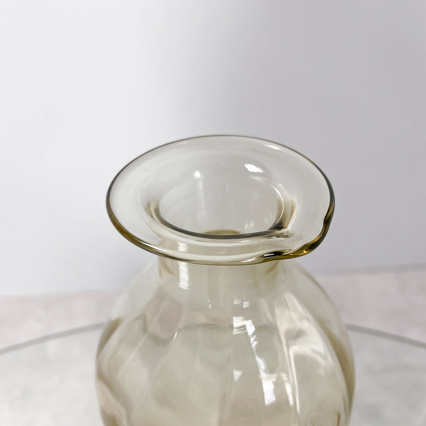 Karaff i glas med kork