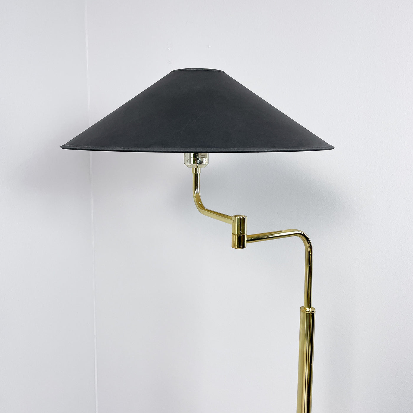 Golvlampa Belysia AB