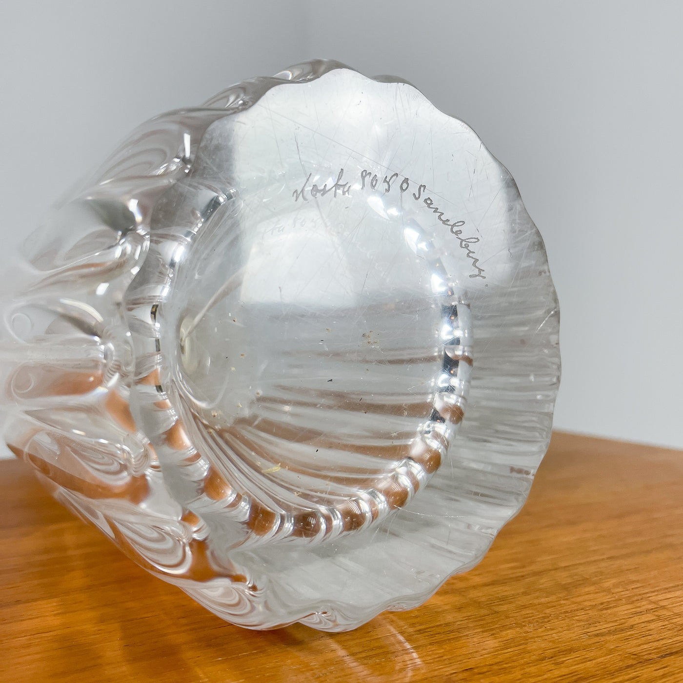 Lampa i glas signerad - Kosta