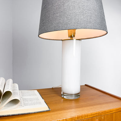 Lampa vit glasfot, grå skärm