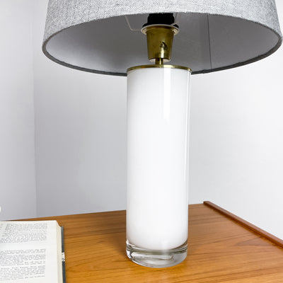 Lampa vit glasfot, grå skärm