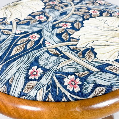 Rund pall med William Morris-tyg