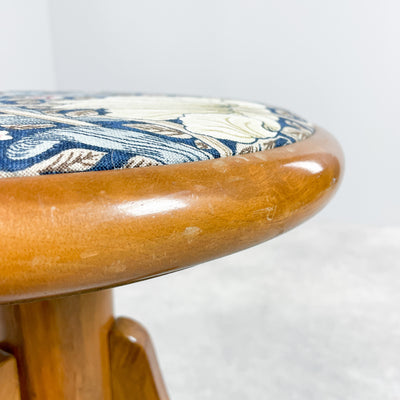 Rund pall med William Morris-tyg