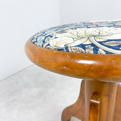 Rund pall med William Morris-tyg