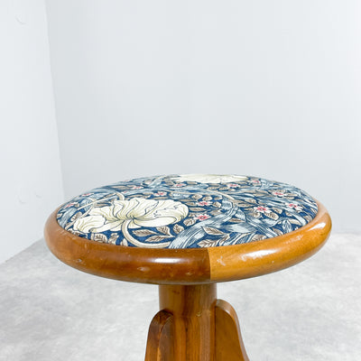 Rund pall med William Morris-tyg