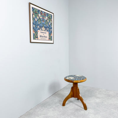Rund pall med William Morris-tyg