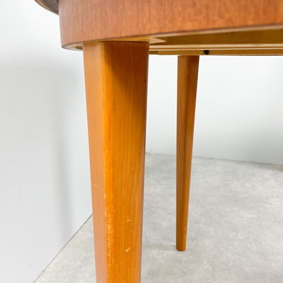 Runt bord i teak