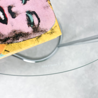 Sidobord i glas och krom - Ikea