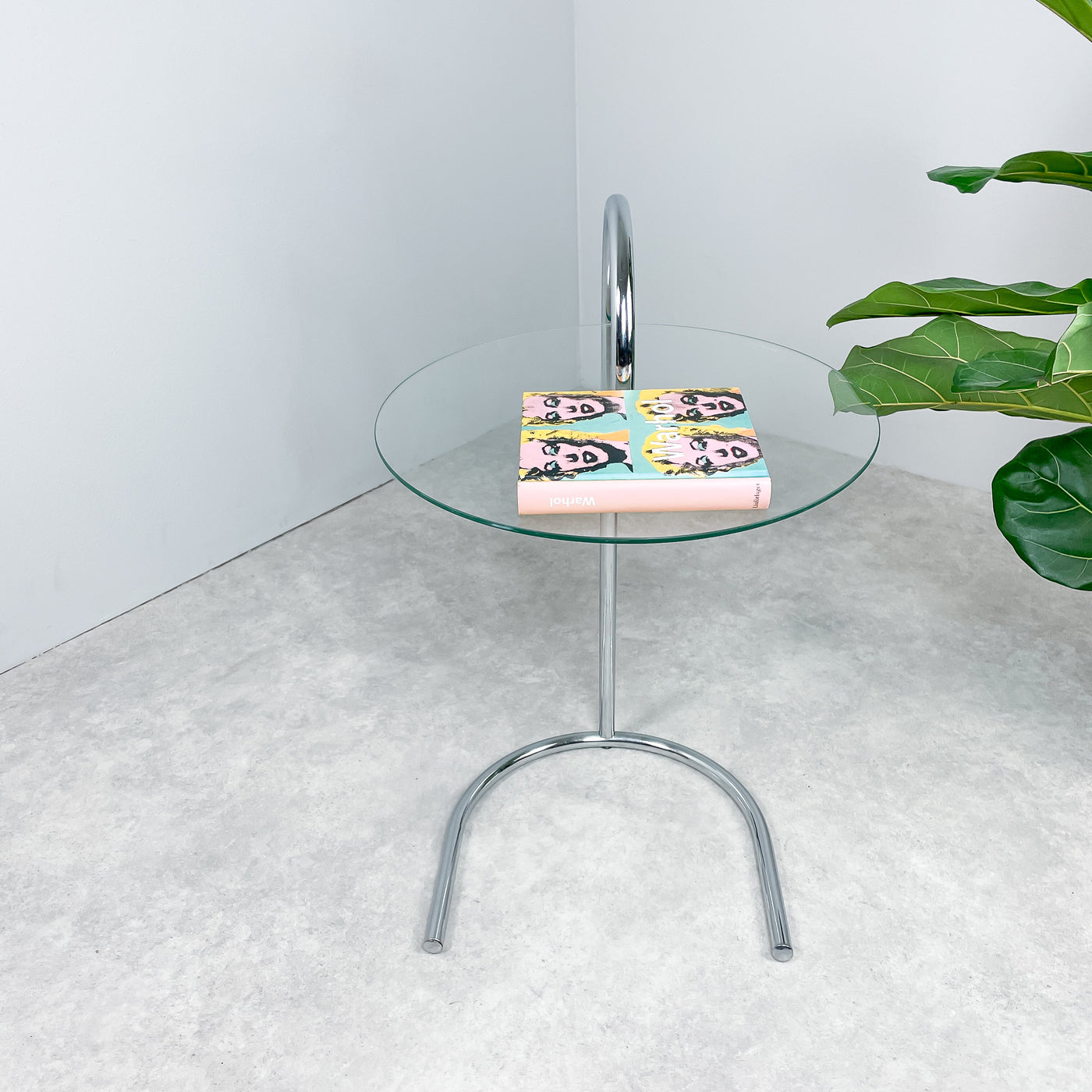 Sidobord i glas och krom - Ikea