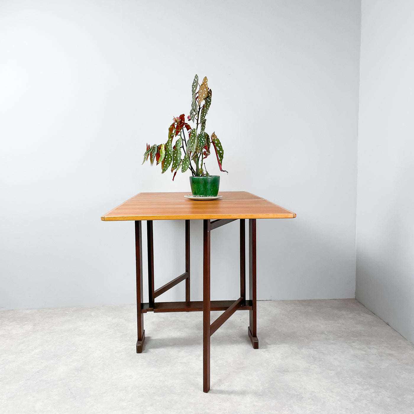 Litet slagbord i teak