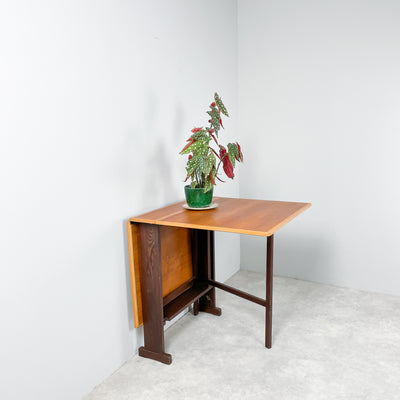 Litet slagbord i teak
