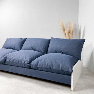 Skön bäddsoffa i vitt och denim