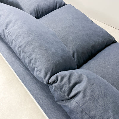 Skön bäddsoffa i vitt och denim