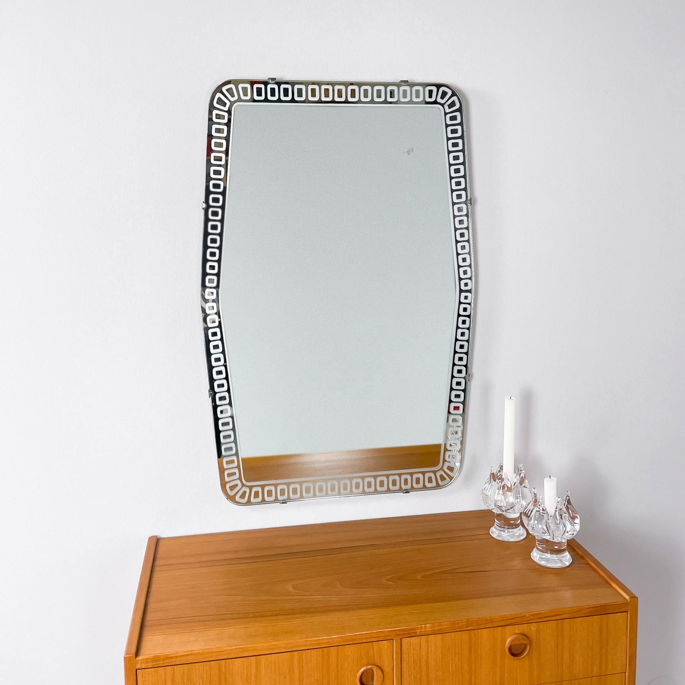 Spegel Swedish Modern
