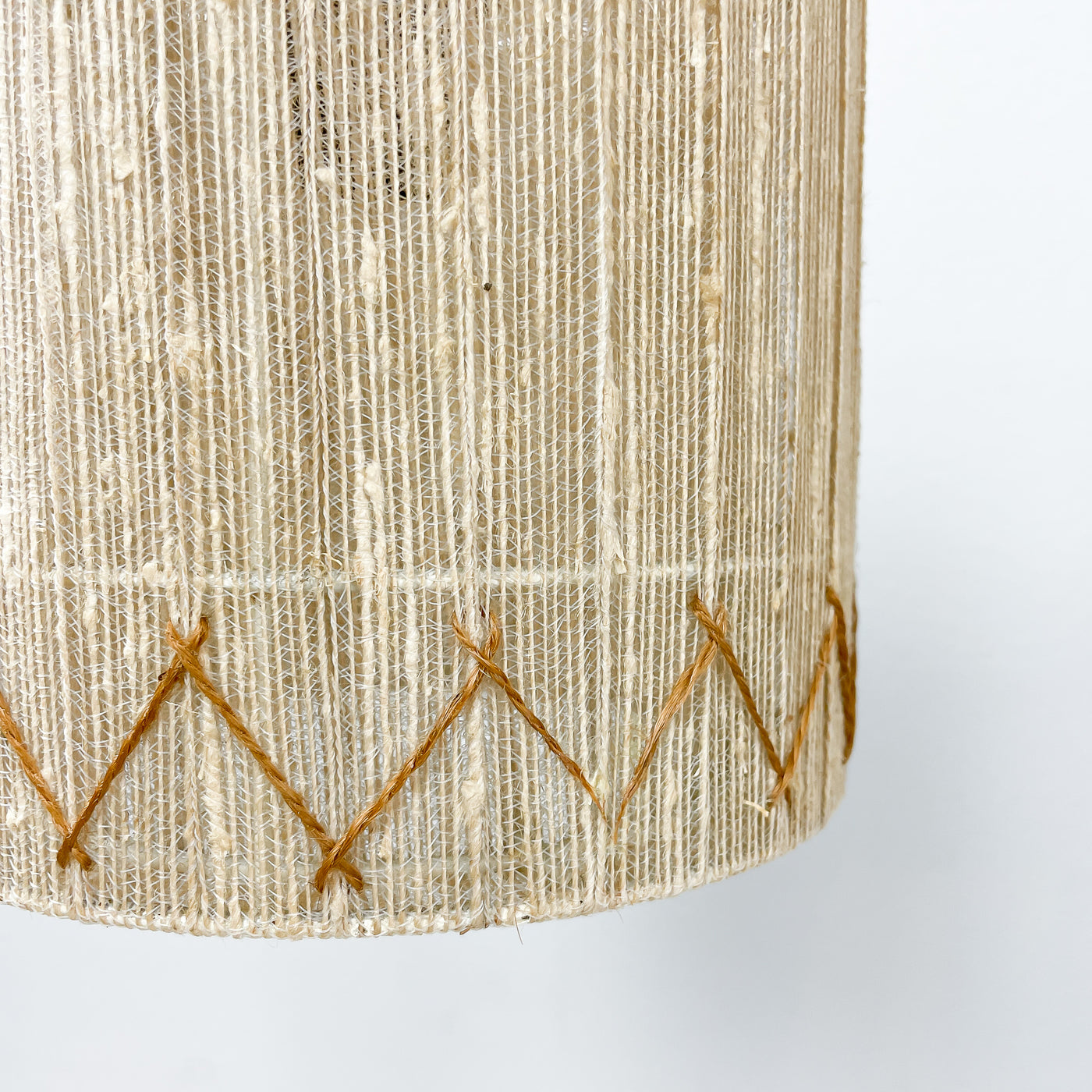 Pendellampa i teak