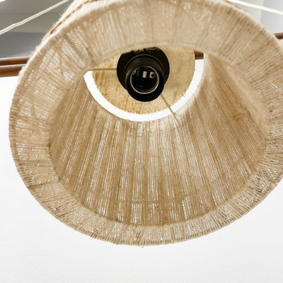 Pendellampa i teak