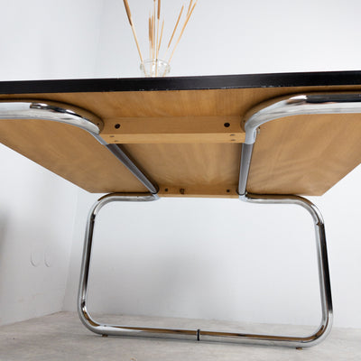 Soffbord med stålrörsben ben