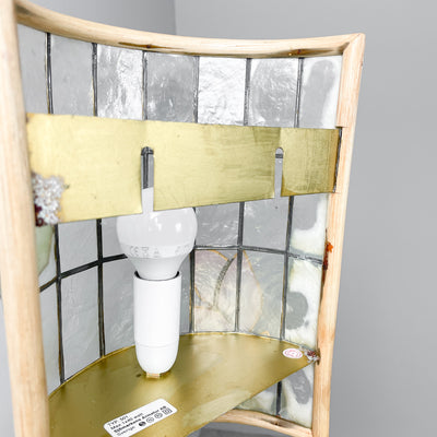 Vägglampa i bambu och snäckskal