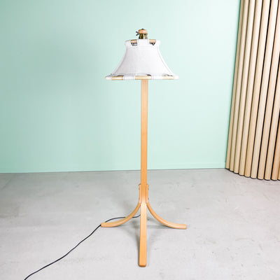 Golvlampa Anna-lampan beige Ateljé Lyktan