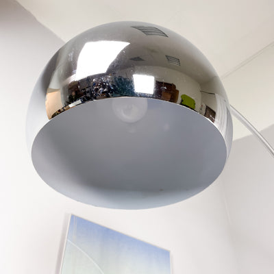 Golvlampa i krom