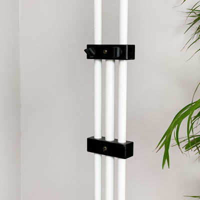Vit tvåarmad lampa - Lyktan