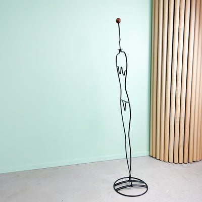 ”Häpen” Ikea - kvinna - svart metall