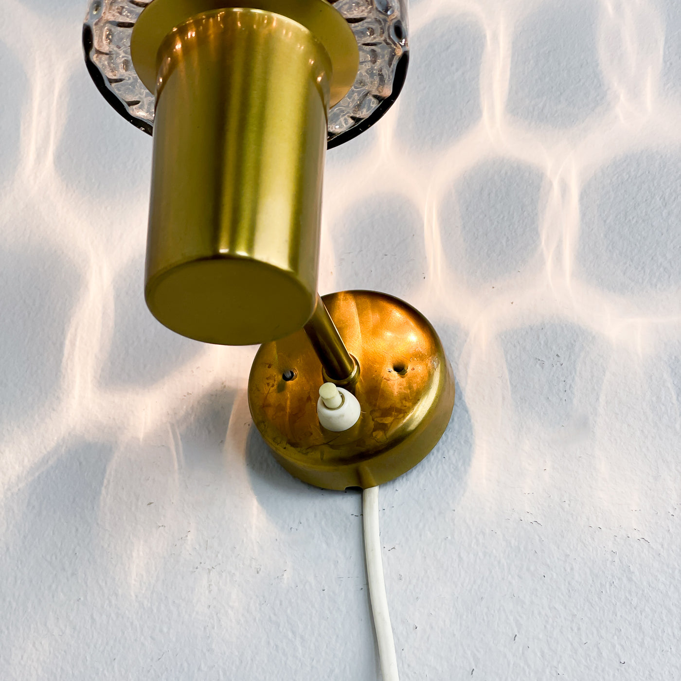 Vägglampa rökfärgat glas
