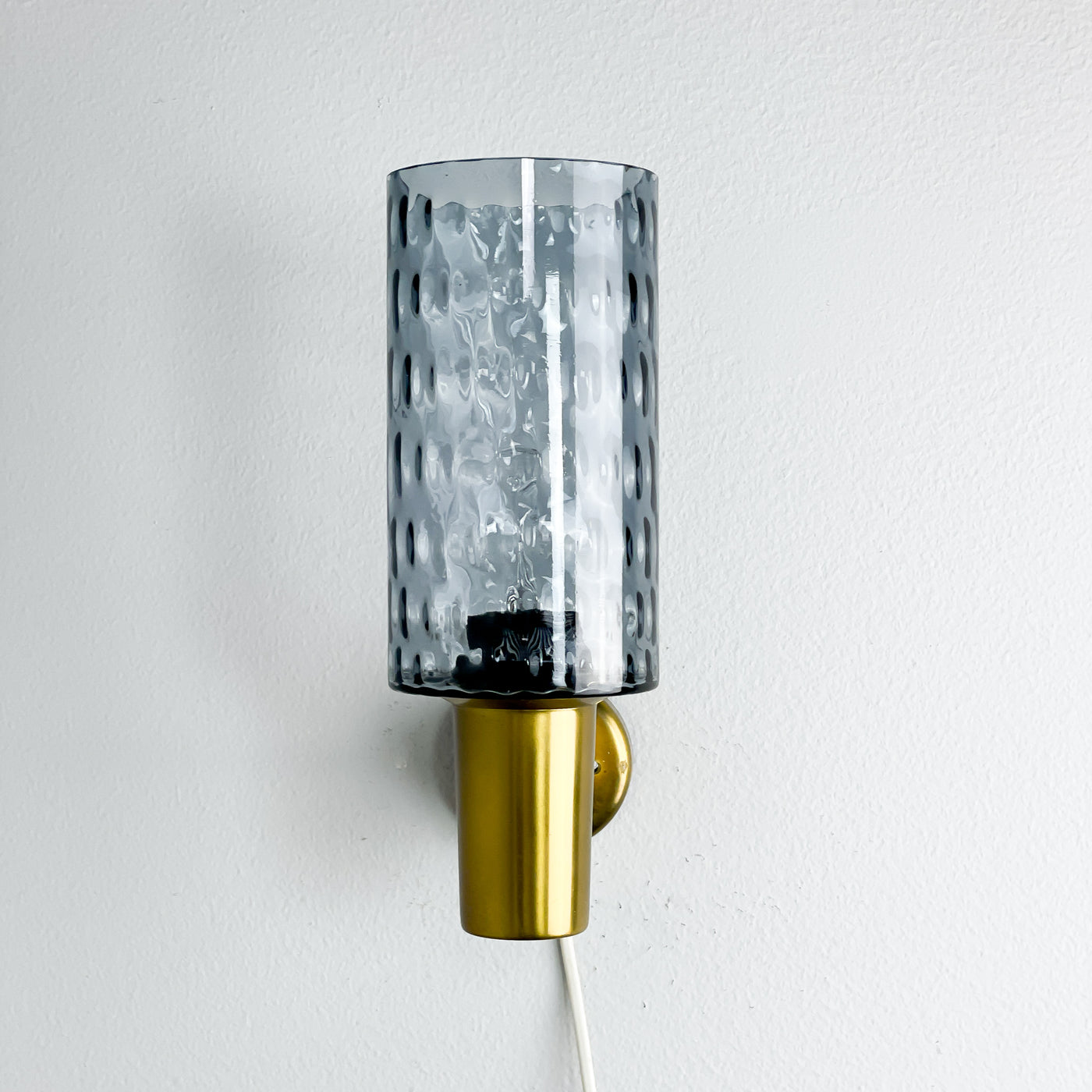 Vägglampa rökfärgat glas