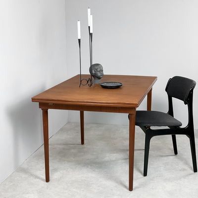 Matbord i teak
