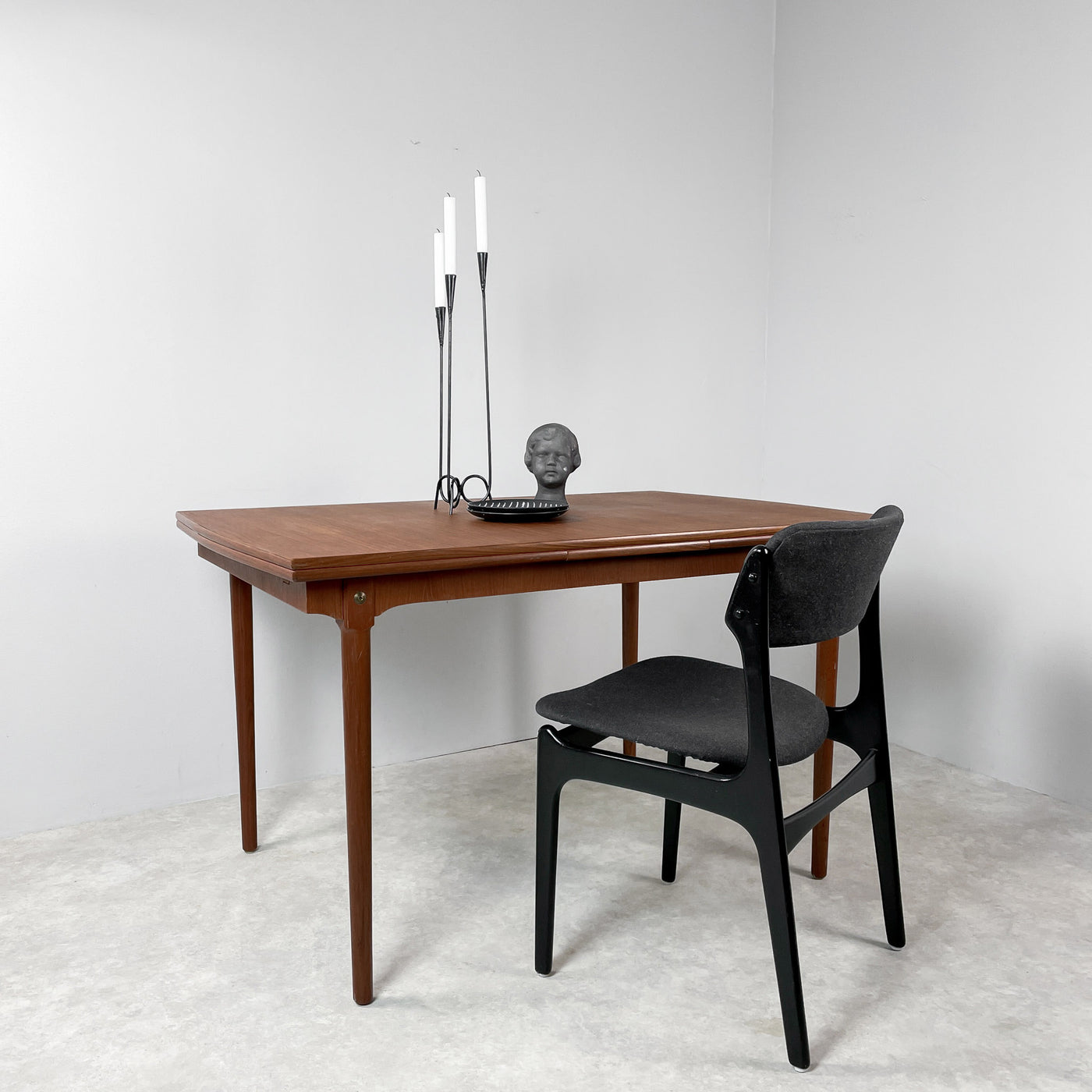 Matbord i teak