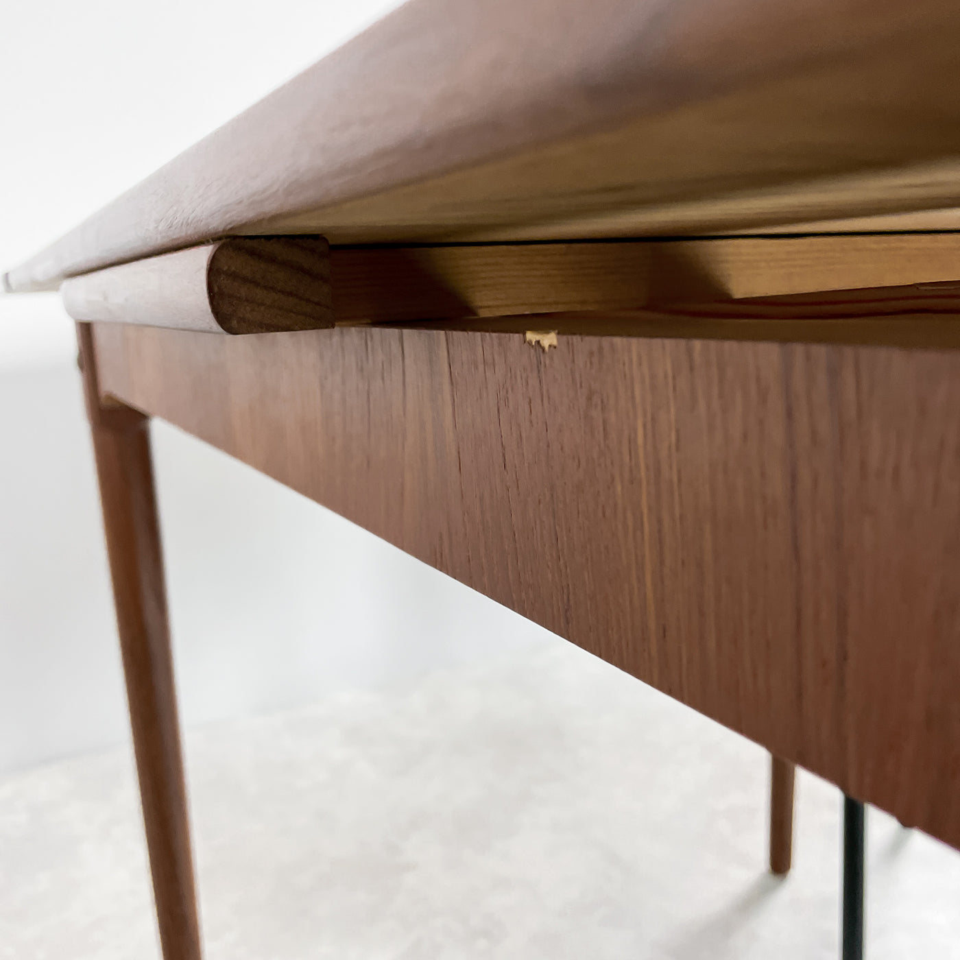 Matbord i teak