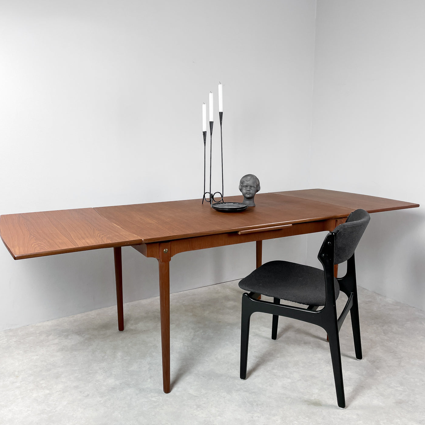 Matbord i teak