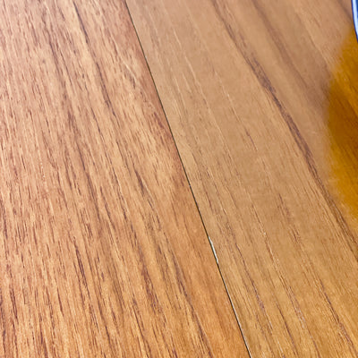 Runt matbord i teak