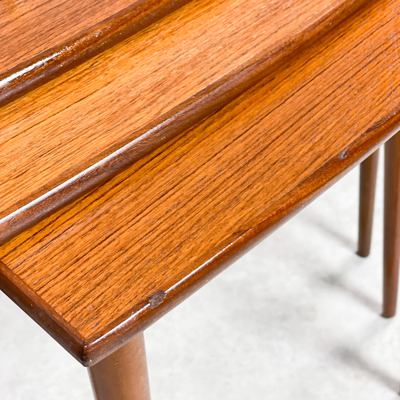 Satsbord i teak
