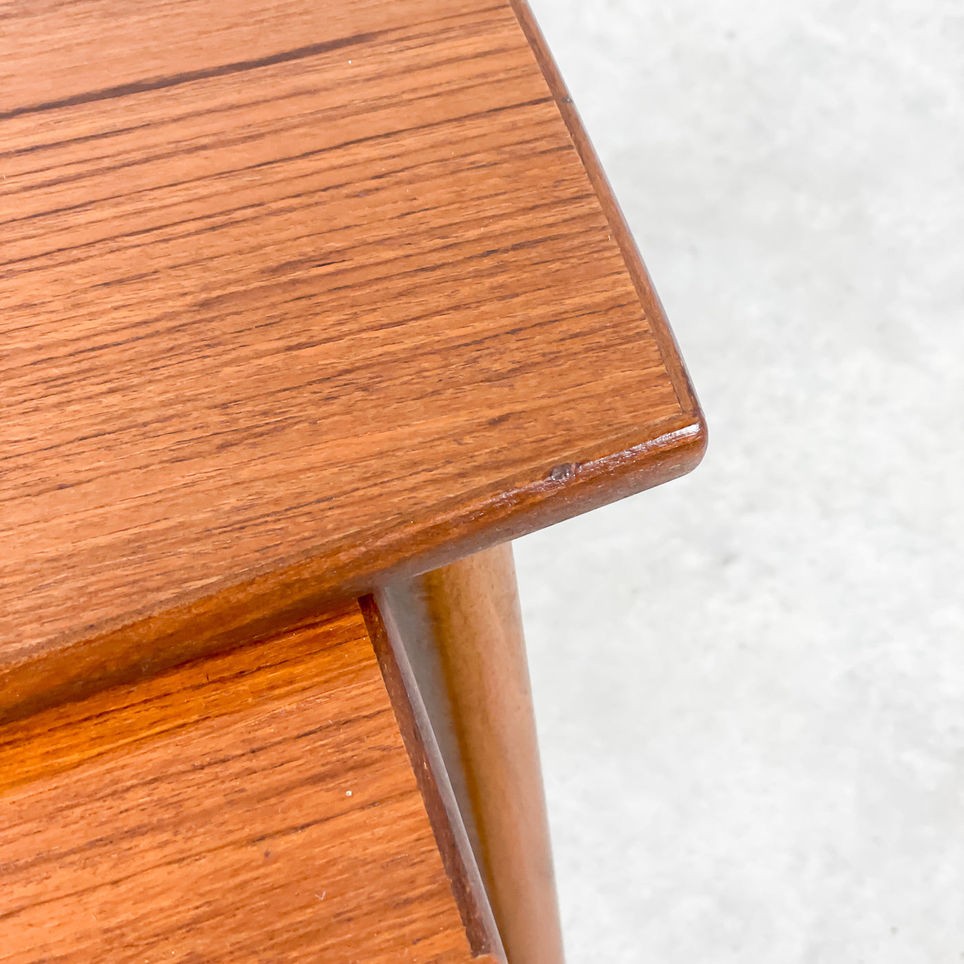 Satsbord i teak