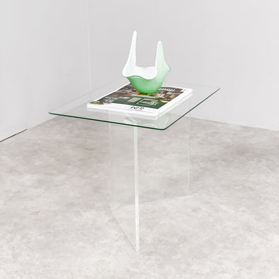 Litet bord i plexi och glas