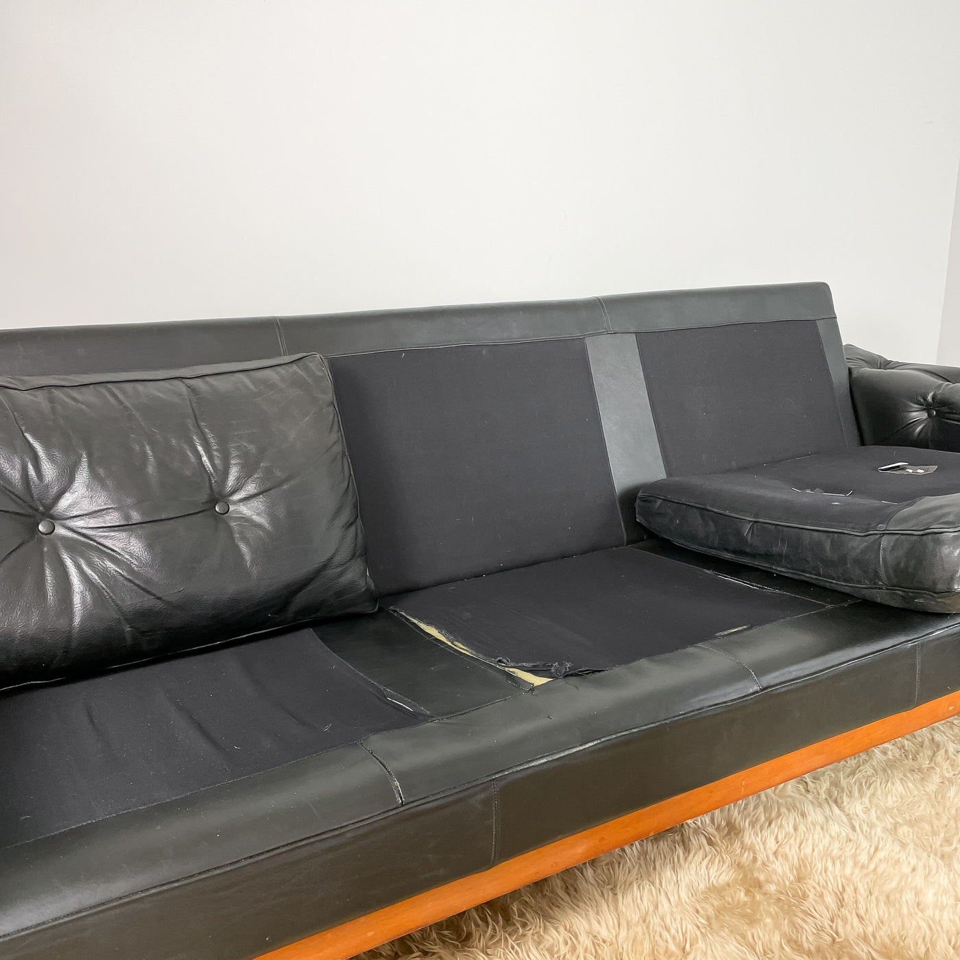 Svart skinnsoffa Ikea Kardinal