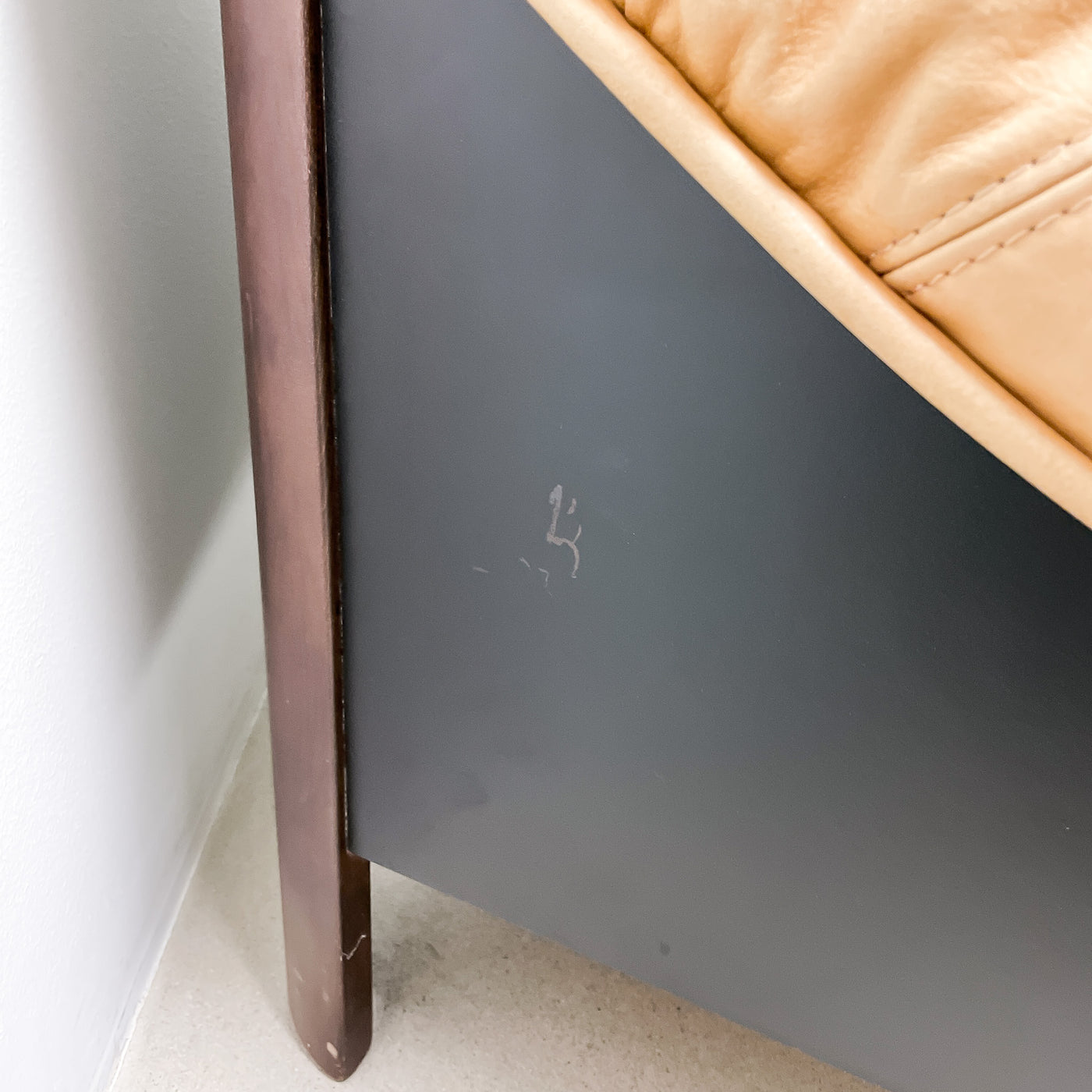 Soffa i naturfärgat läder