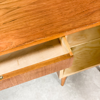 Skrivbord i teak