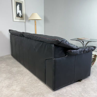 Soffa i svart skinn 80-tal