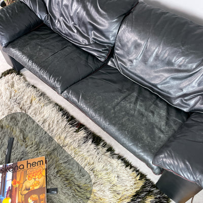 Soffa i svart skinn 80-tal