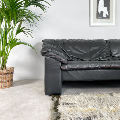 Soffa i svart skinn 80-tal