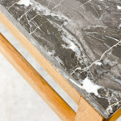 Soffbord i ek med marmorskiva