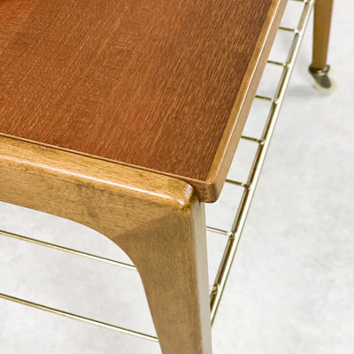 Soffbord i teak med stringhylla