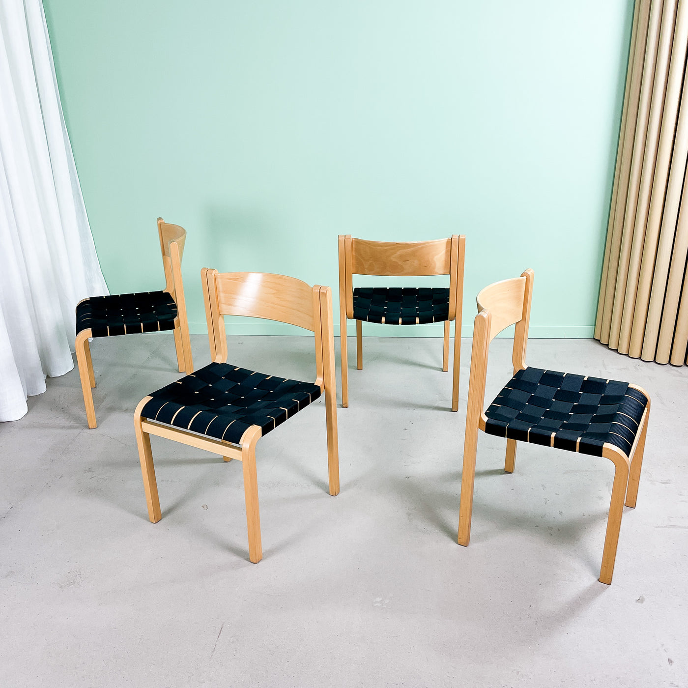 Stolar med flätad sadelgjord - 4 st